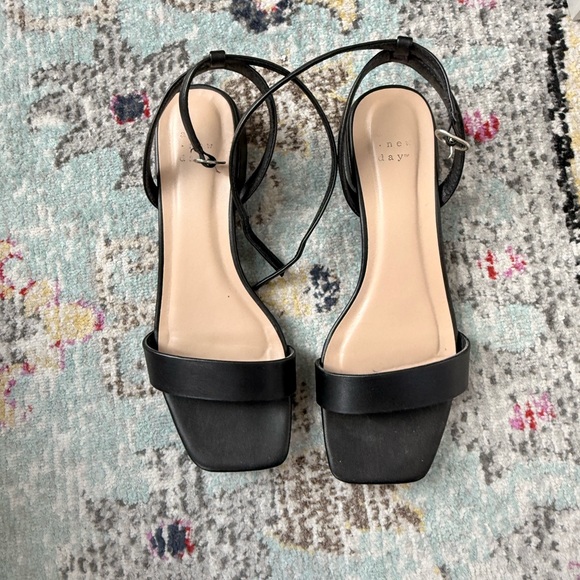 A new day Chic Black Block Heel Sandals - Picture 3 of 4